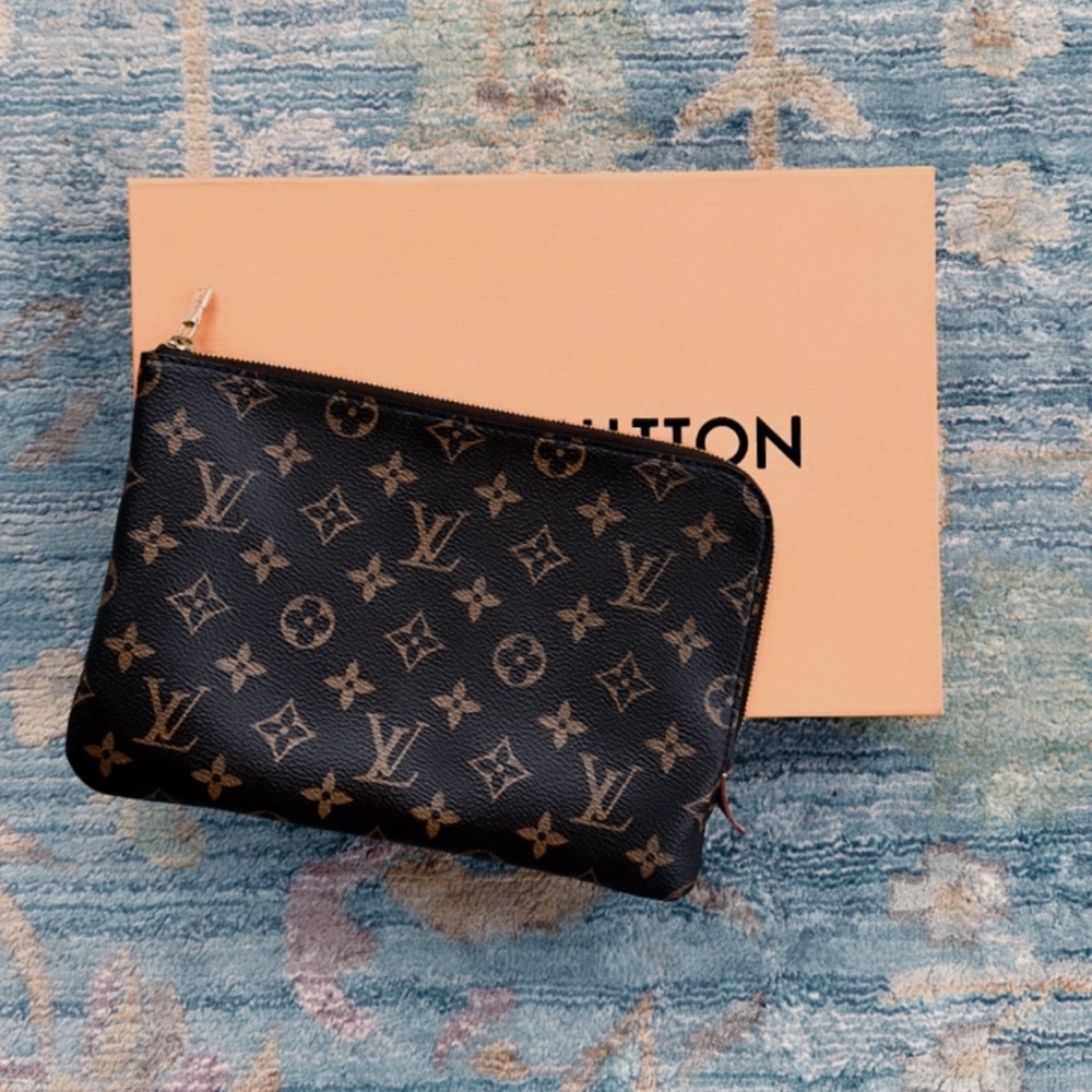Louis Vuitton Etui Voyage PM Pochette